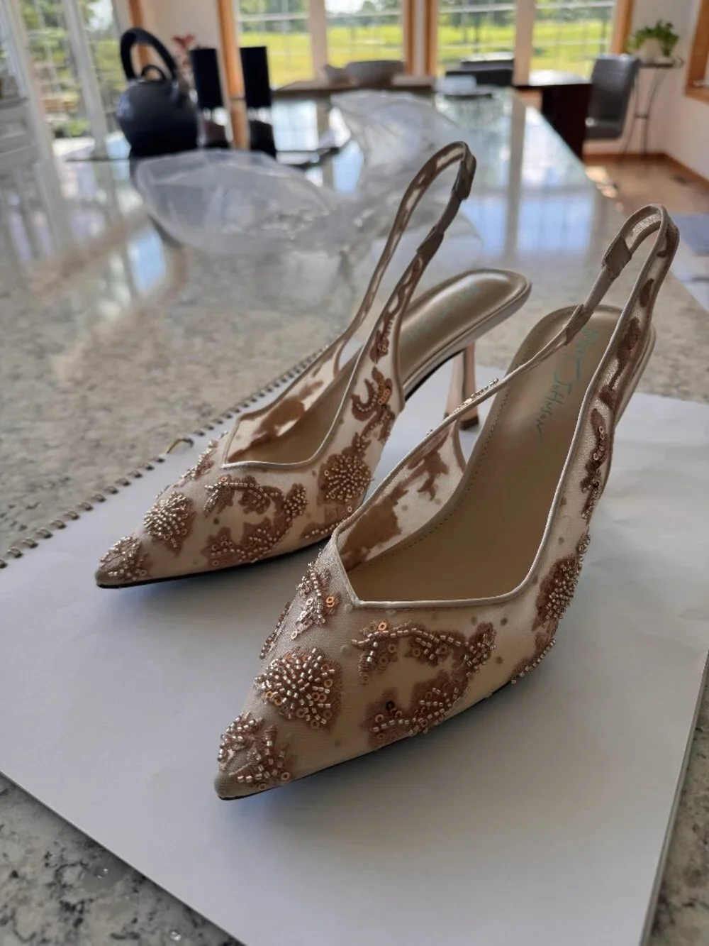 Betsey Johnson Nikki Pump, size 9, Gold Metallic - Picture 1 of 5